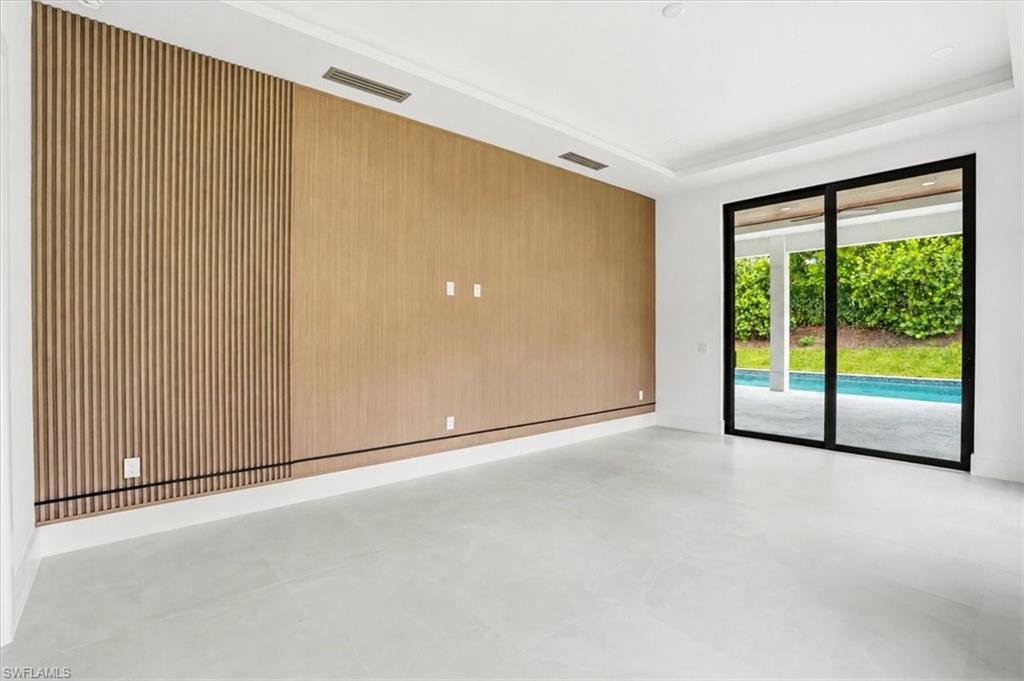 PARROT CAY - Residential