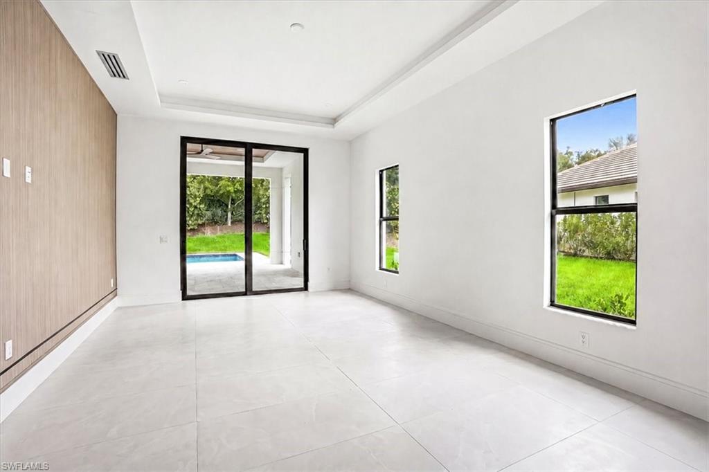 PARROT CAY - Residential