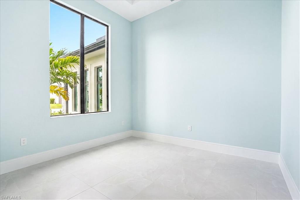 PARROT CAY - Residential