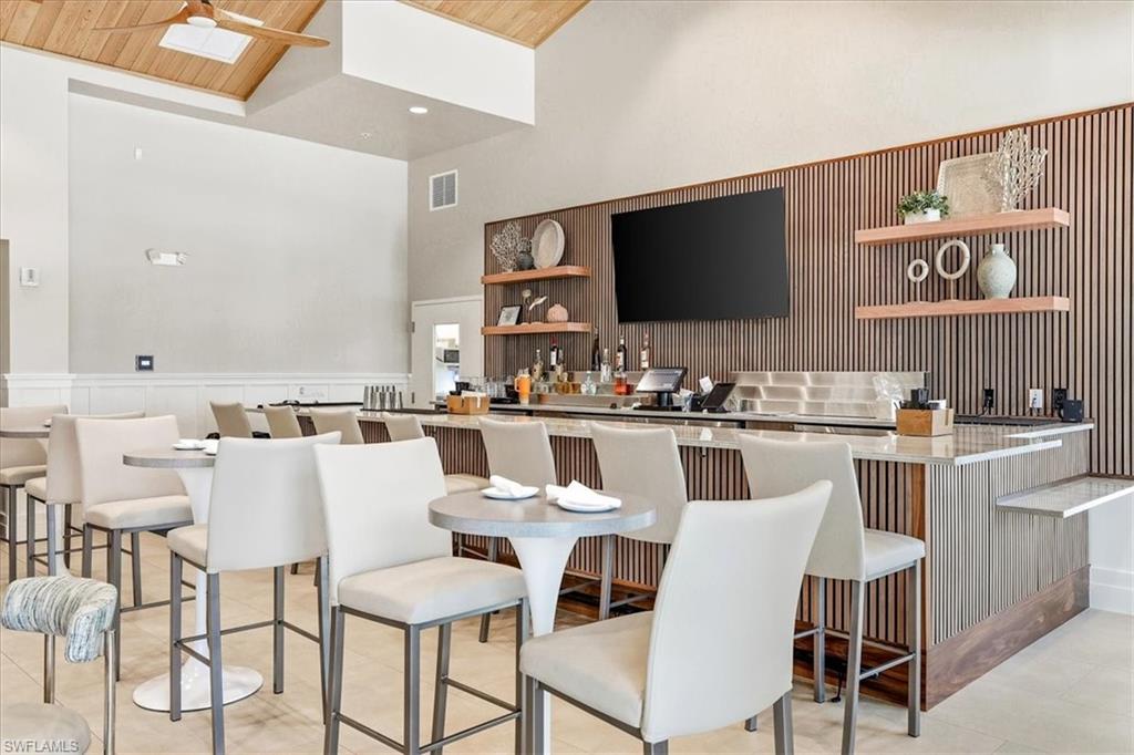 PARROT CAY - Residential