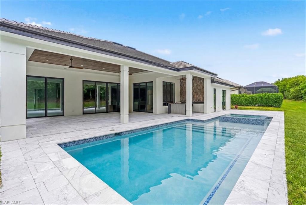 PARROT CAY - Residential