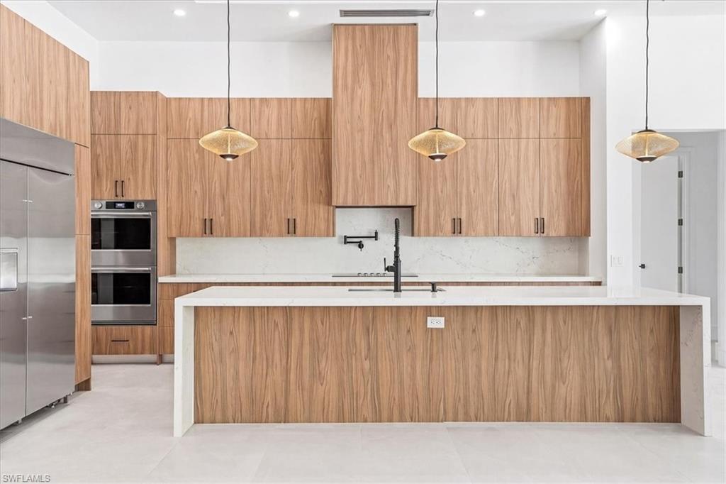 PARROT CAY - Residential