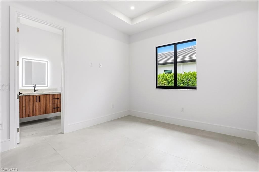 PARROT CAY - Residential