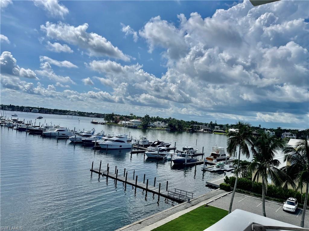 BAY TERRACE - Residential