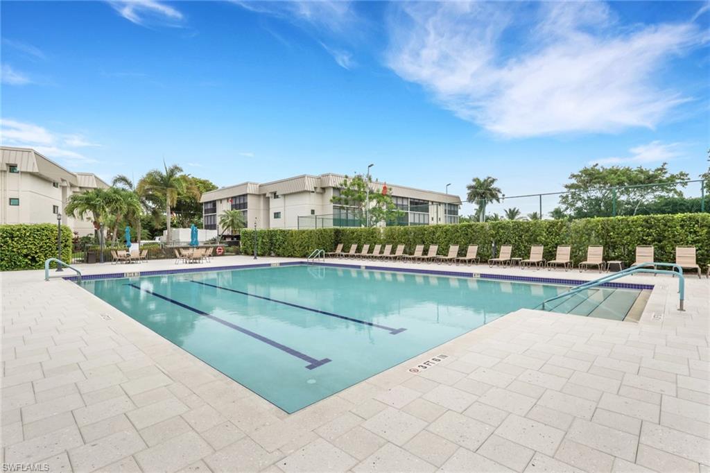 HIDDEN LAKE VILLAS - Residential