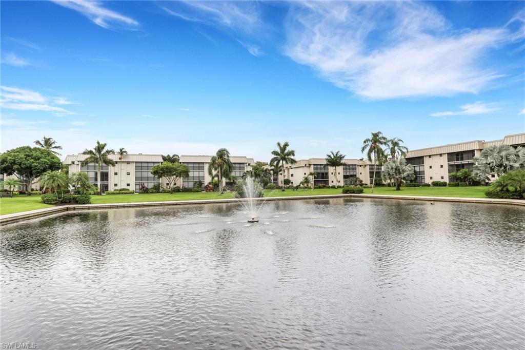 HIDDEN LAKE VILLAS - Residential