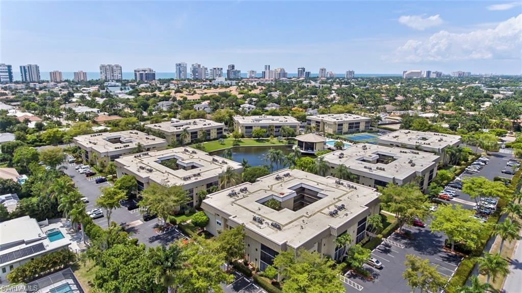 HIDDEN LAKE VILLAS - Residential