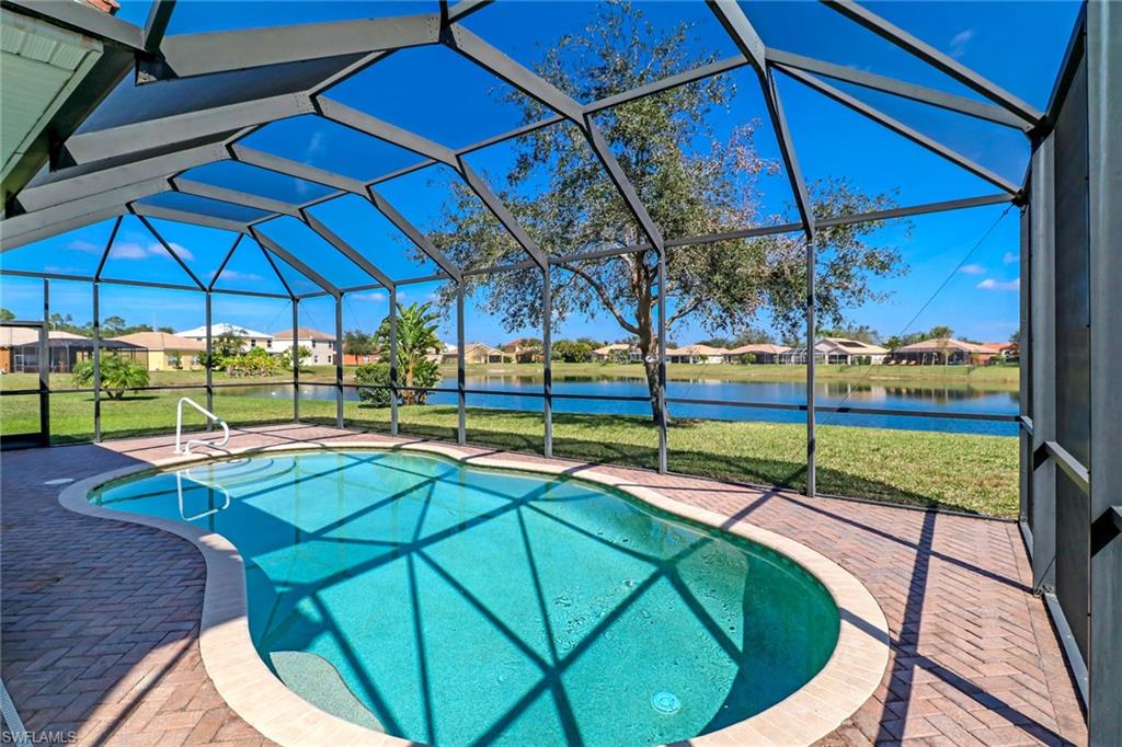 VALENCIA LAKES - Residential