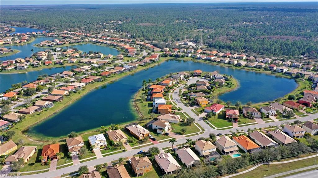 VALENCIA LAKES - Residential