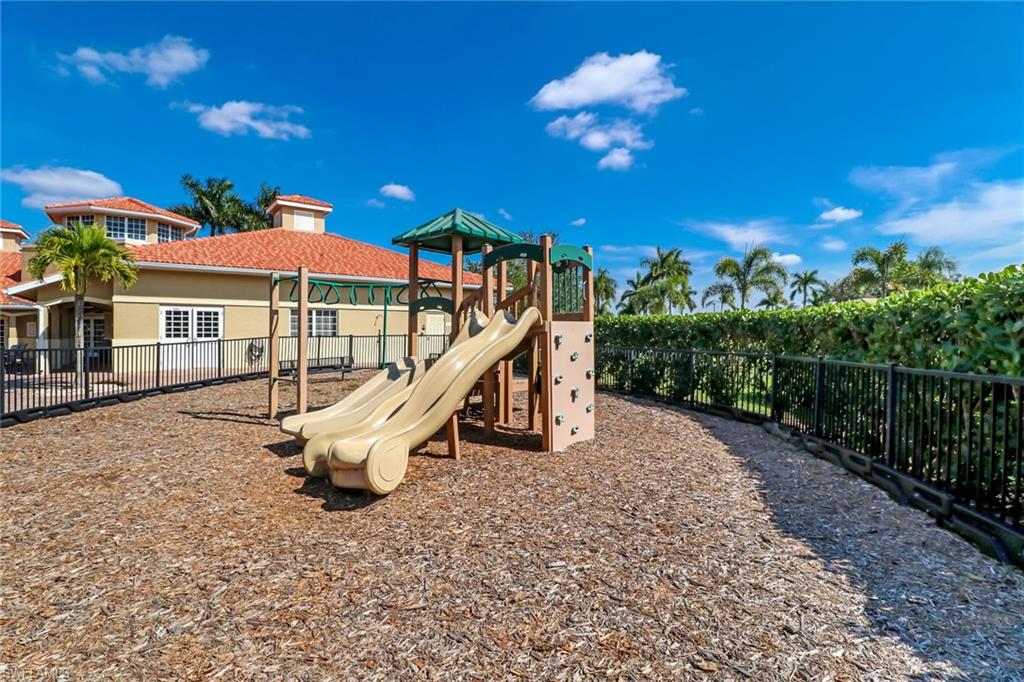 VALENCIA LAKES - Residential