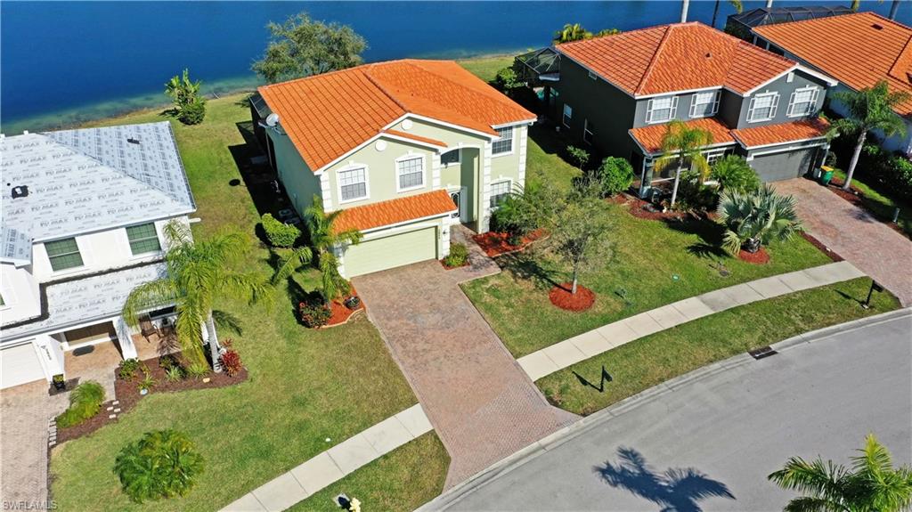 VALENCIA LAKES - Residential