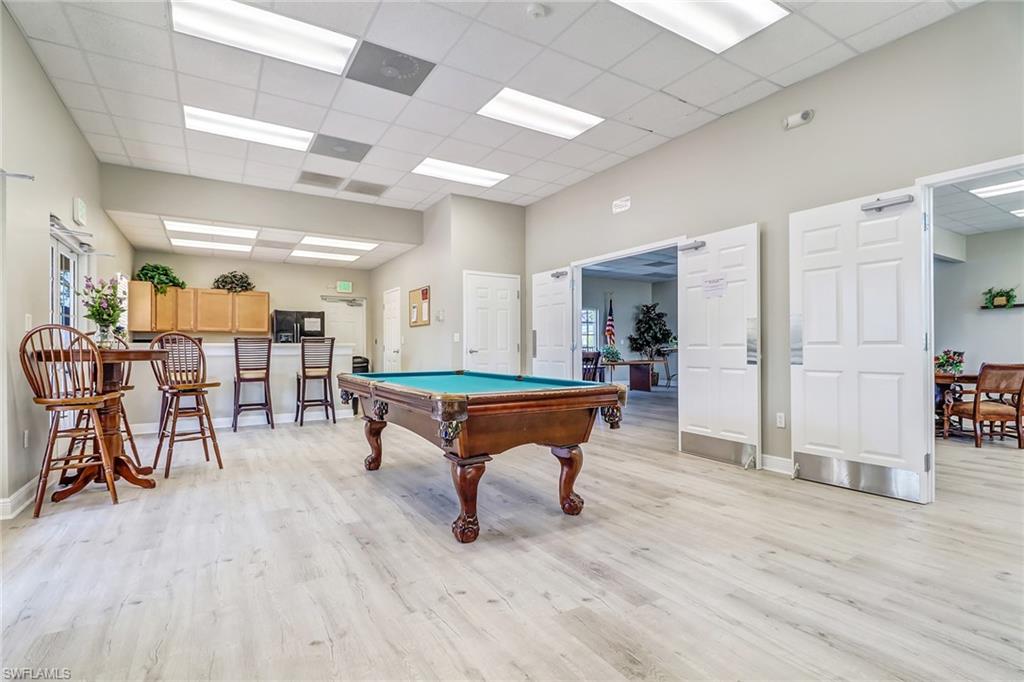 VALENCIA LAKES - Residential