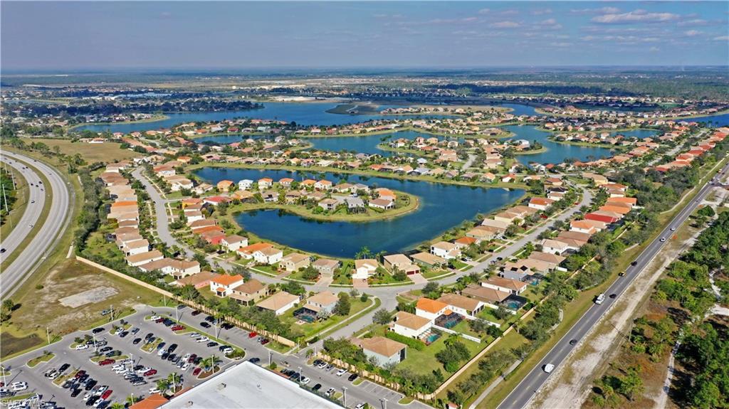 VALENCIA LAKES - Residential