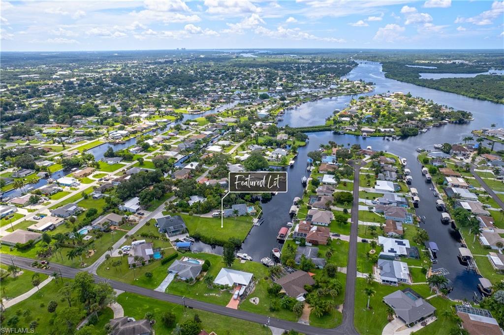 RIVER FOREST - Land