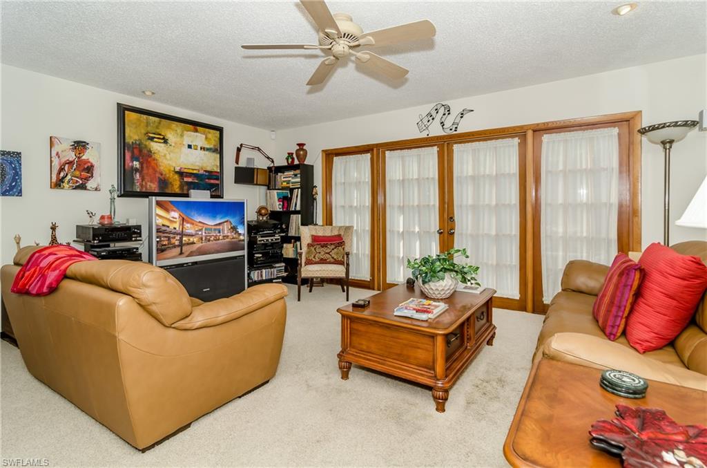 PELICAN RIDGE - Residential