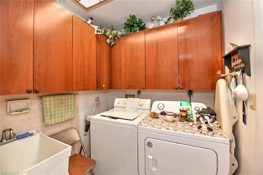 SAN CARLOS PARK - Residential