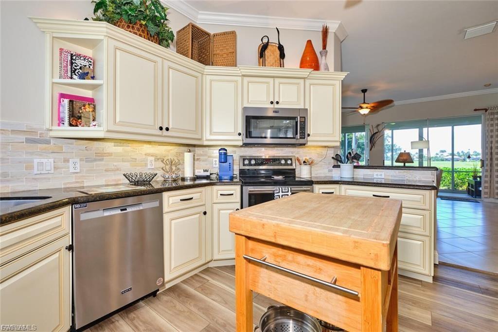 LEXINGTON COUNTRY CLUB - Residential Lease