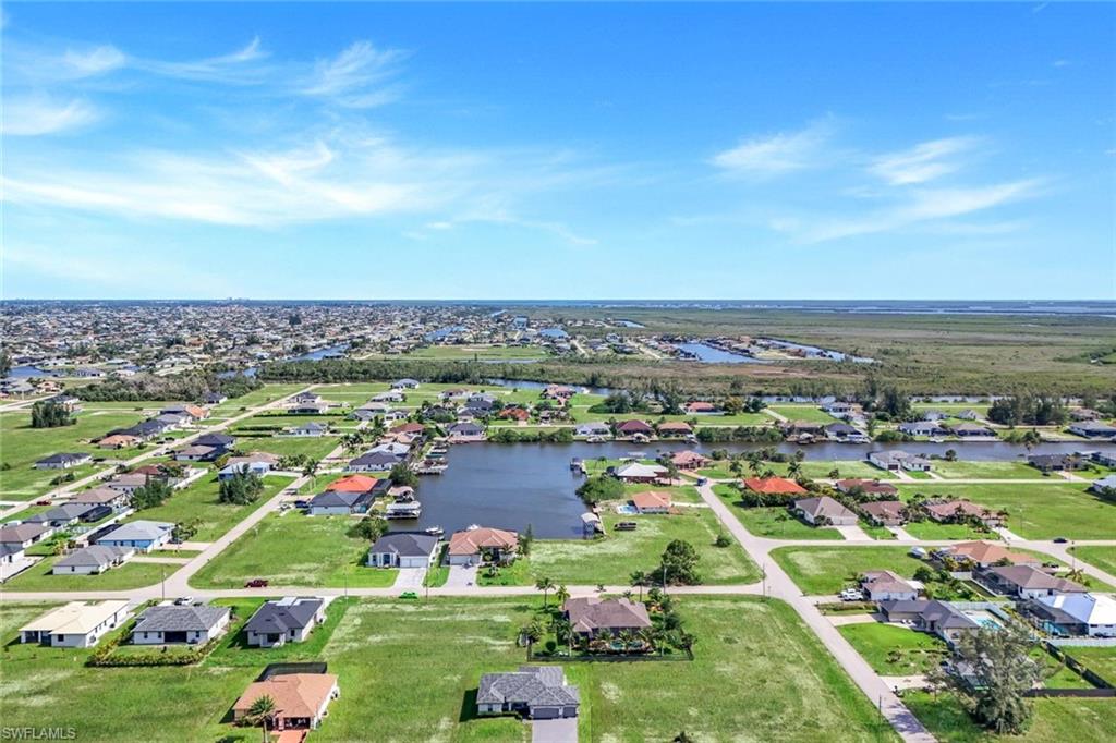 CAPE CORAL - Land