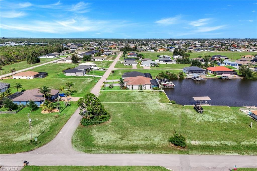 CAPE CORAL - Land