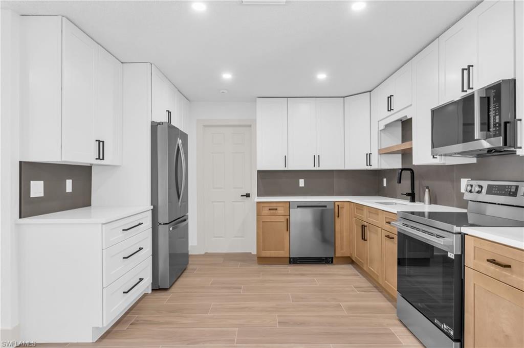 FORT MYERS SHORES - Residential