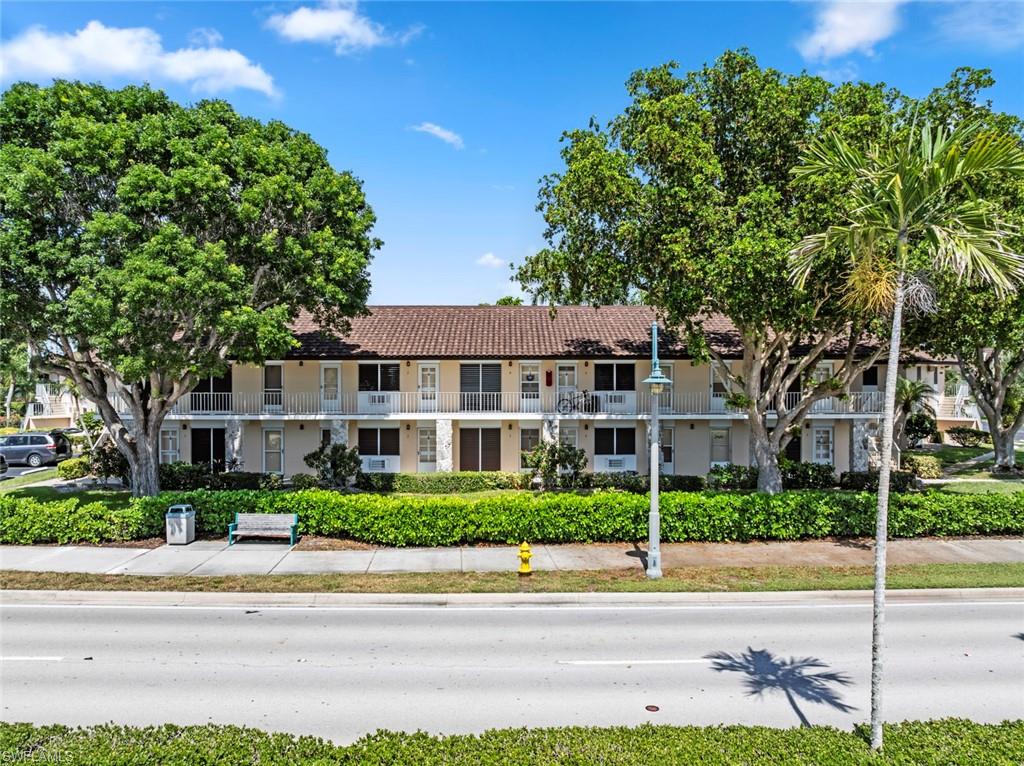 AQUARIUS APTS OF MARCO ISLAND - Residential