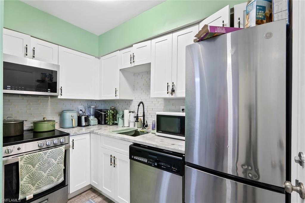 AQUARIUS APTS OF MARCO ISLAND - Residential