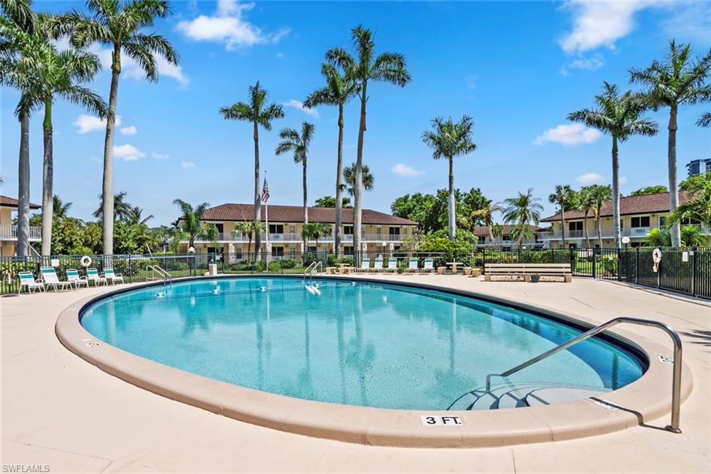 AQUARIUS APTS OF MARCO ISLAND - Residential