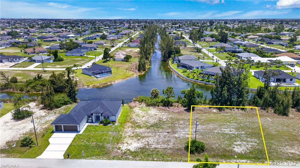 CAPE CORAL - Land