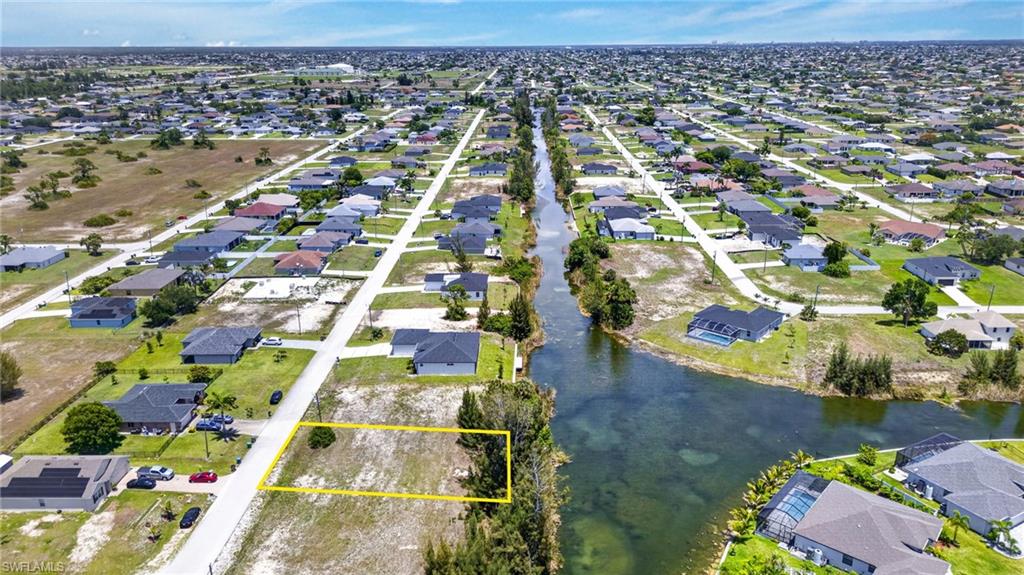 CAPE CORAL - Land
