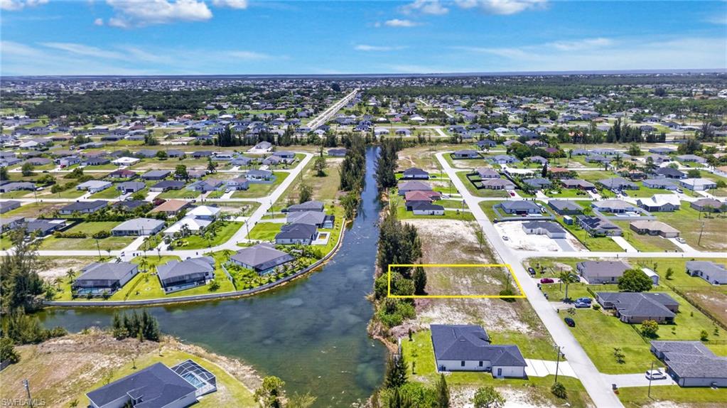 CAPE CORAL - Land