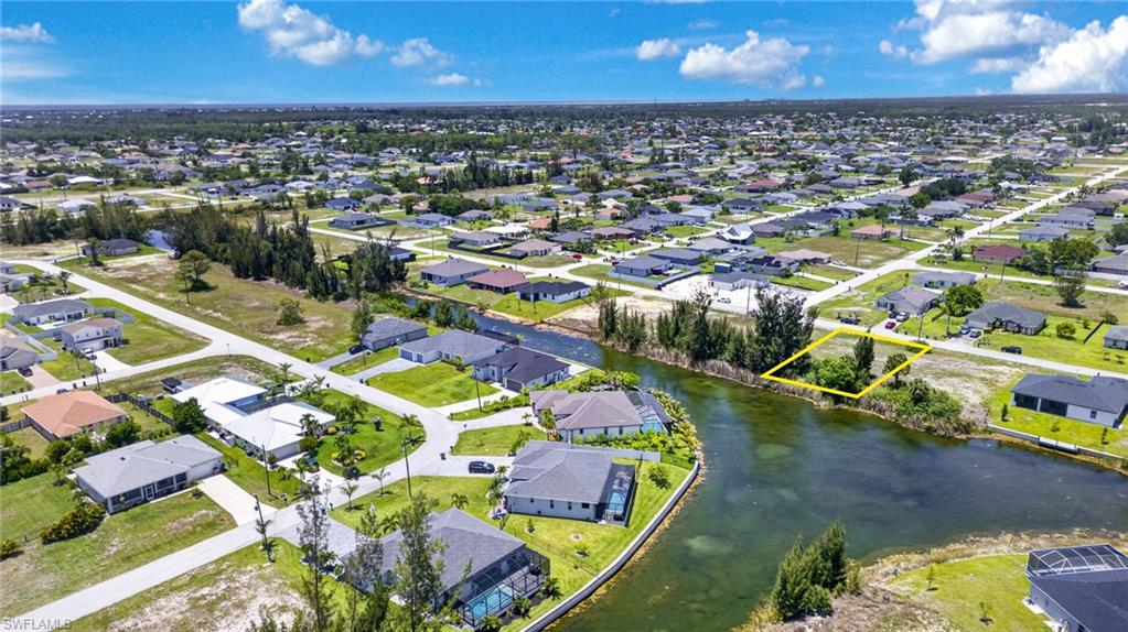 CAPE CORAL - Land