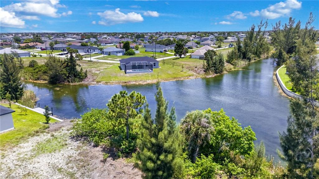 CAPE CORAL - Land