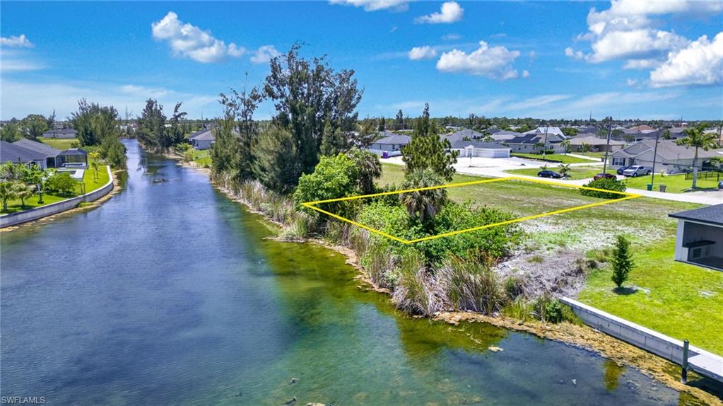 CAPE CORAL - Land