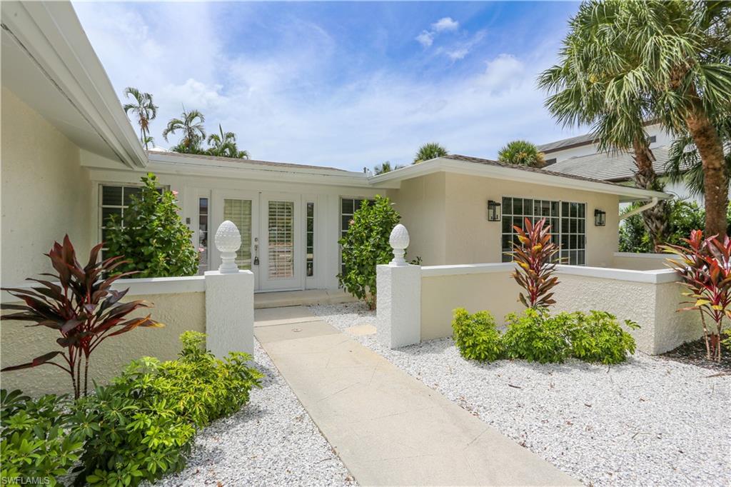 MOORINGS - Residential Lease