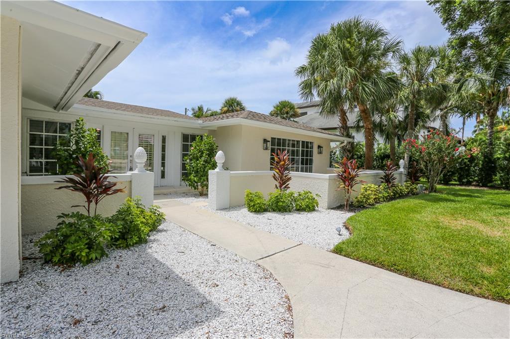 MOORINGS - Residential Lease