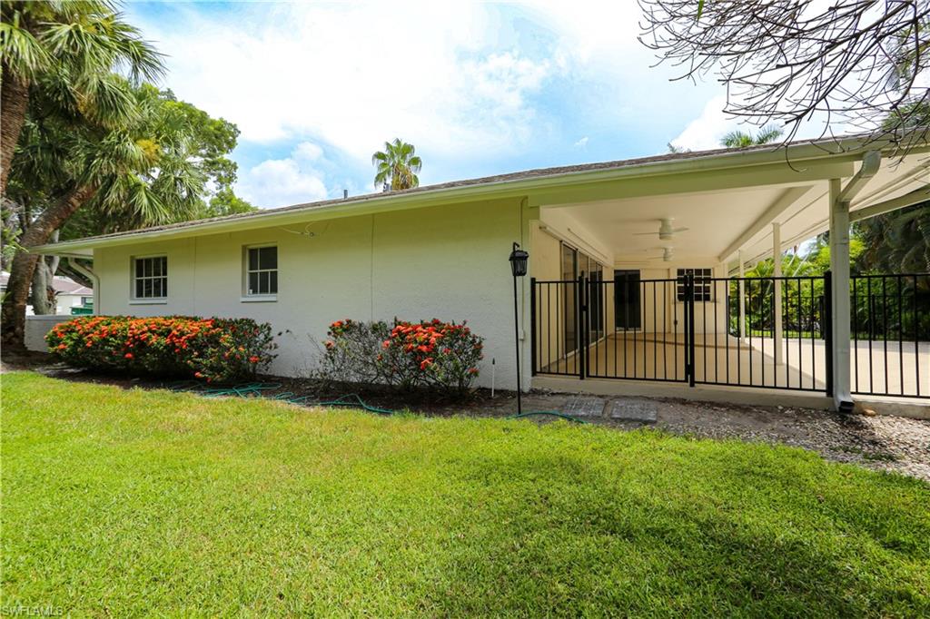 MOORINGS - Residential Lease