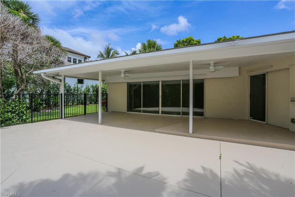 MOORINGS - Residential Lease
