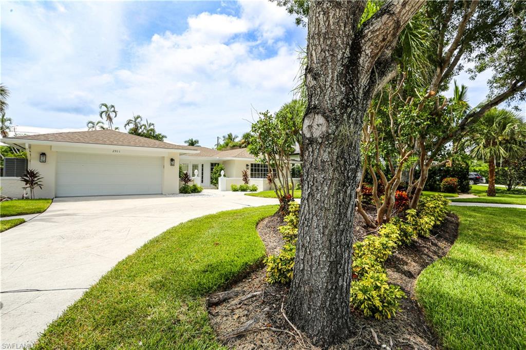 MOORINGS - Residential Lease