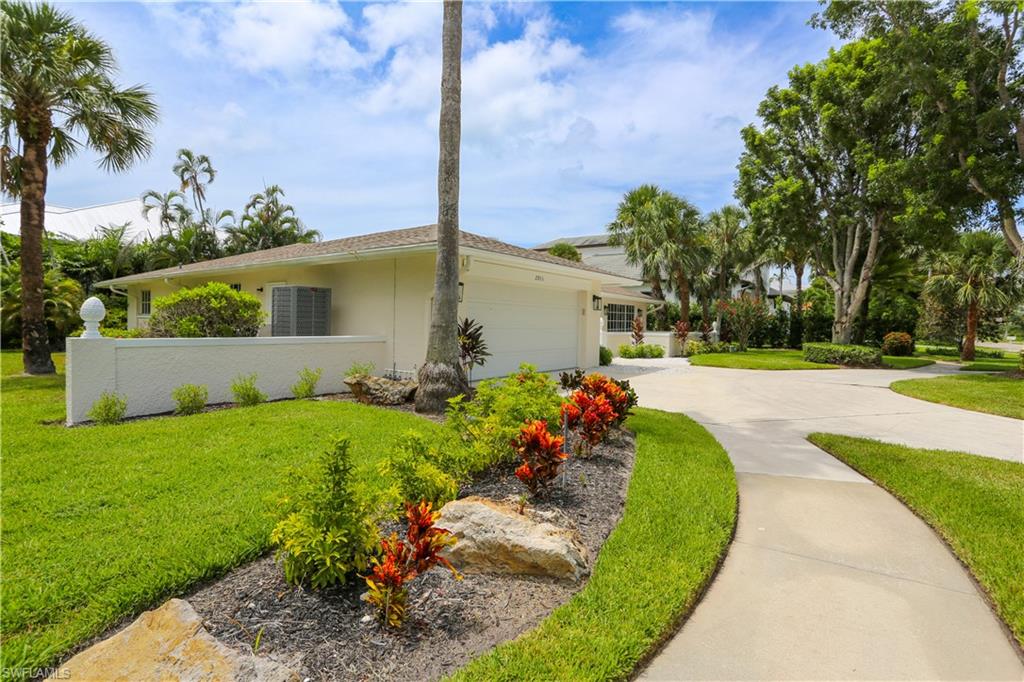 MOORINGS - Residential Lease