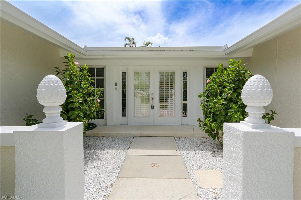 MOORINGS - Residential Lease