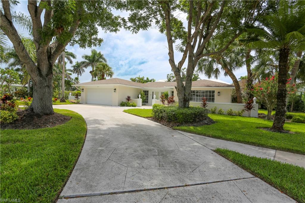 MOORINGS - Residential Lease