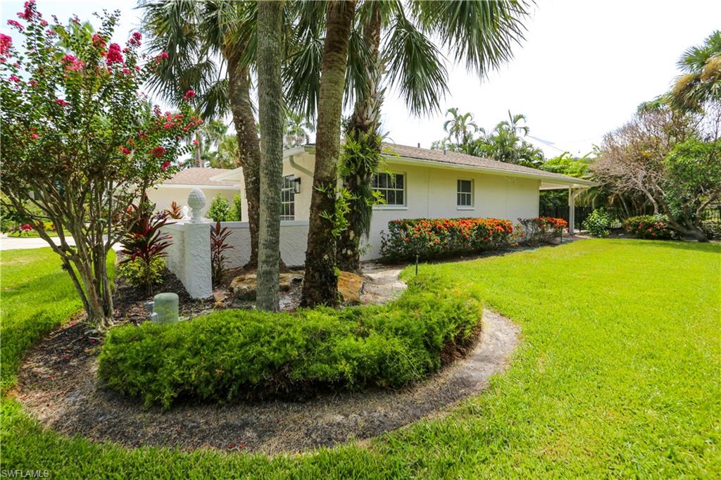 MOORINGS - Residential Lease