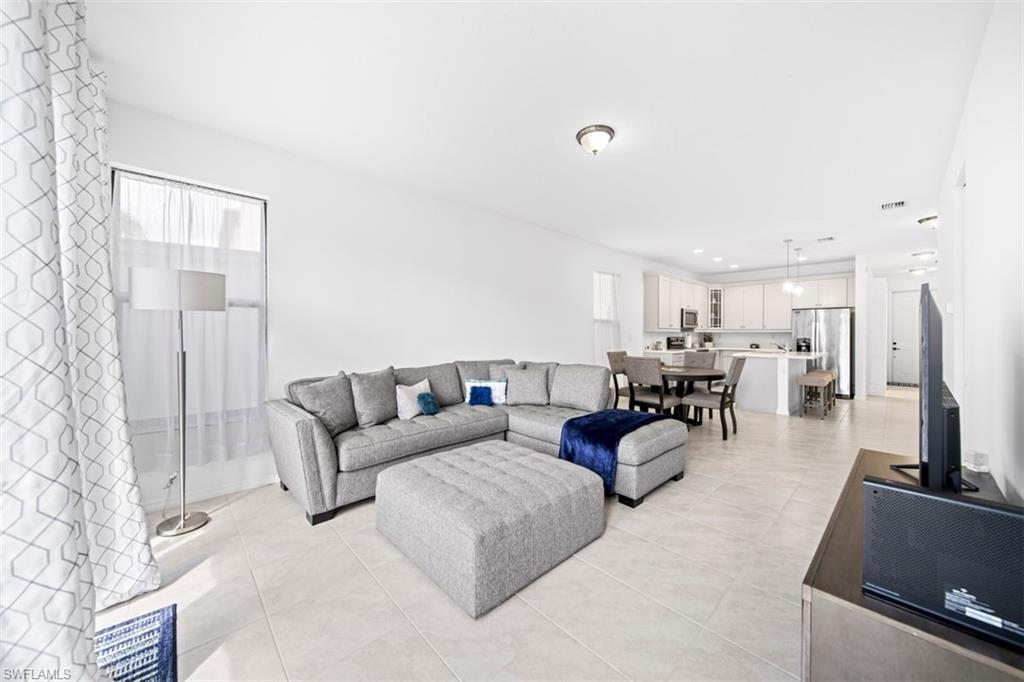 COQUINA AT MAPLE RIDGE - Residential Lease