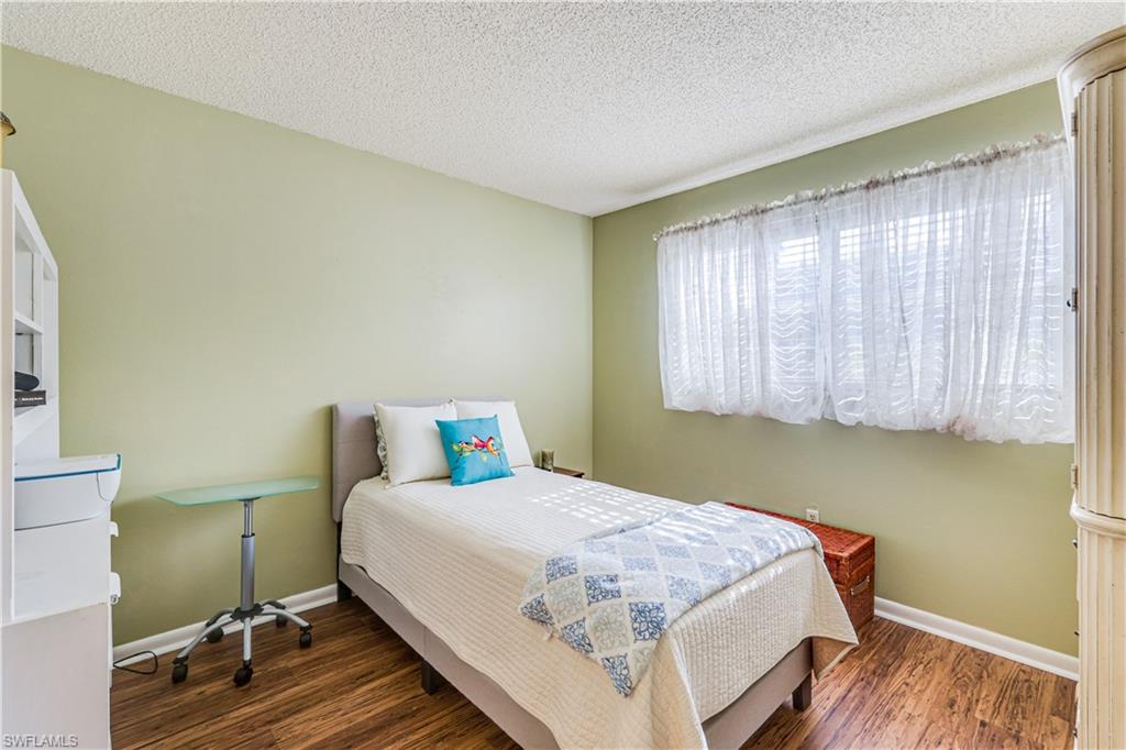 MYERLEE ESQUIRE COURTS CONDO - Residential