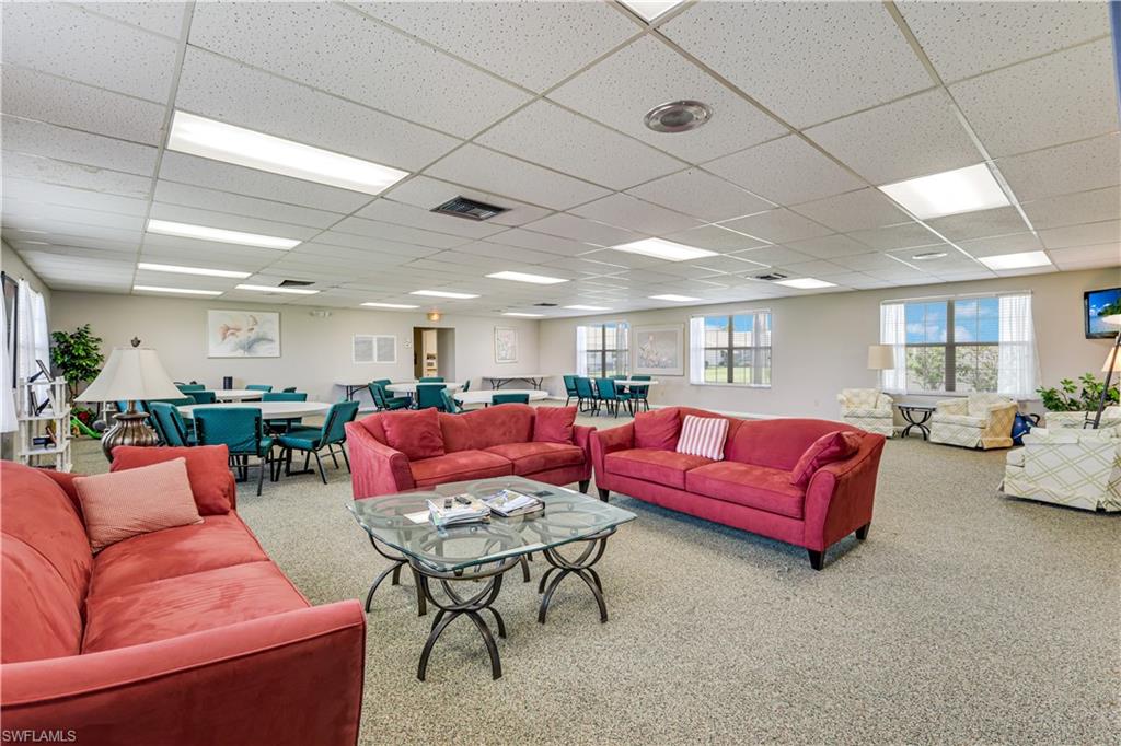 MYERLEE ESQUIRE COURTS CONDO - Residential