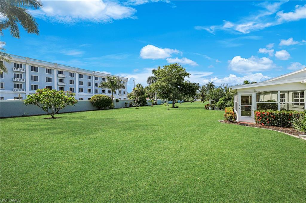 MYERLEE ESQUIRE COURTS CONDO - Residential