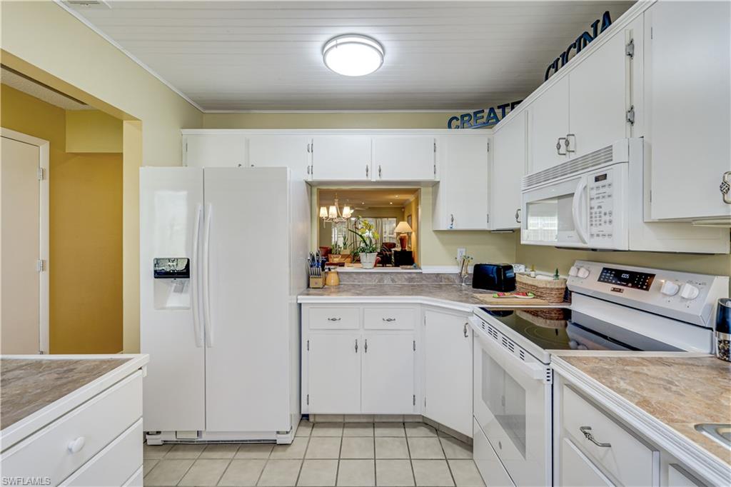 MYERLEE ESQUIRE COURTS CONDO - Residential