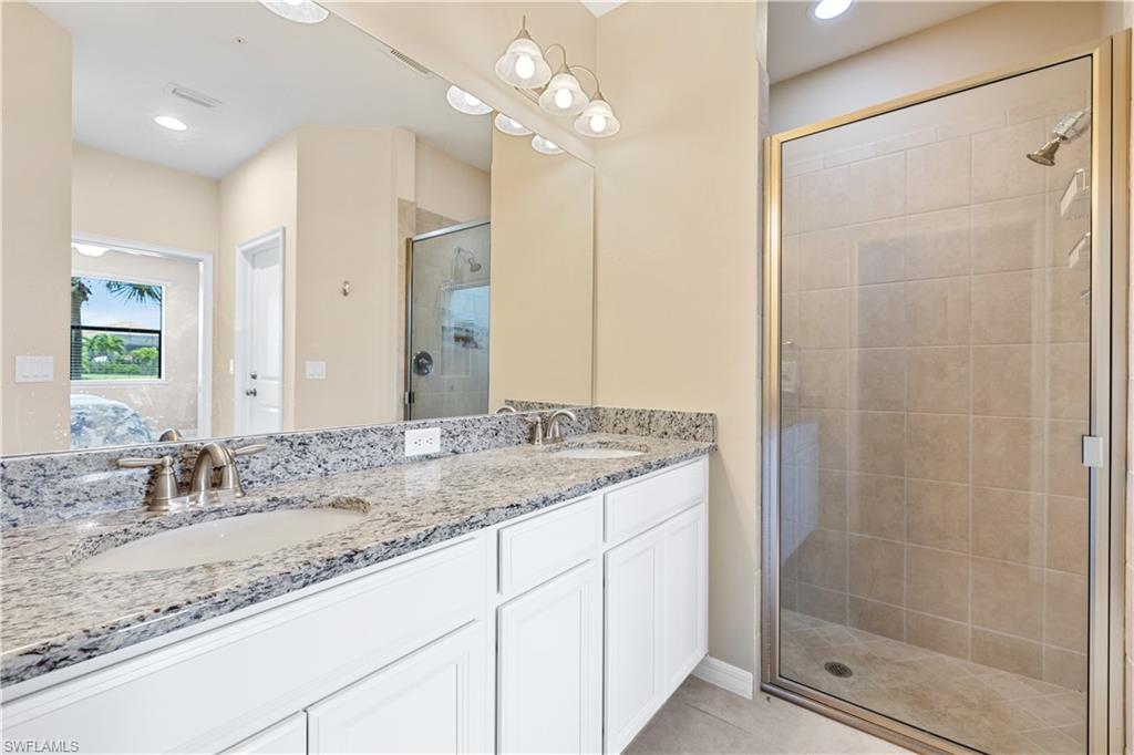 ESPLANADE - Residential Lease