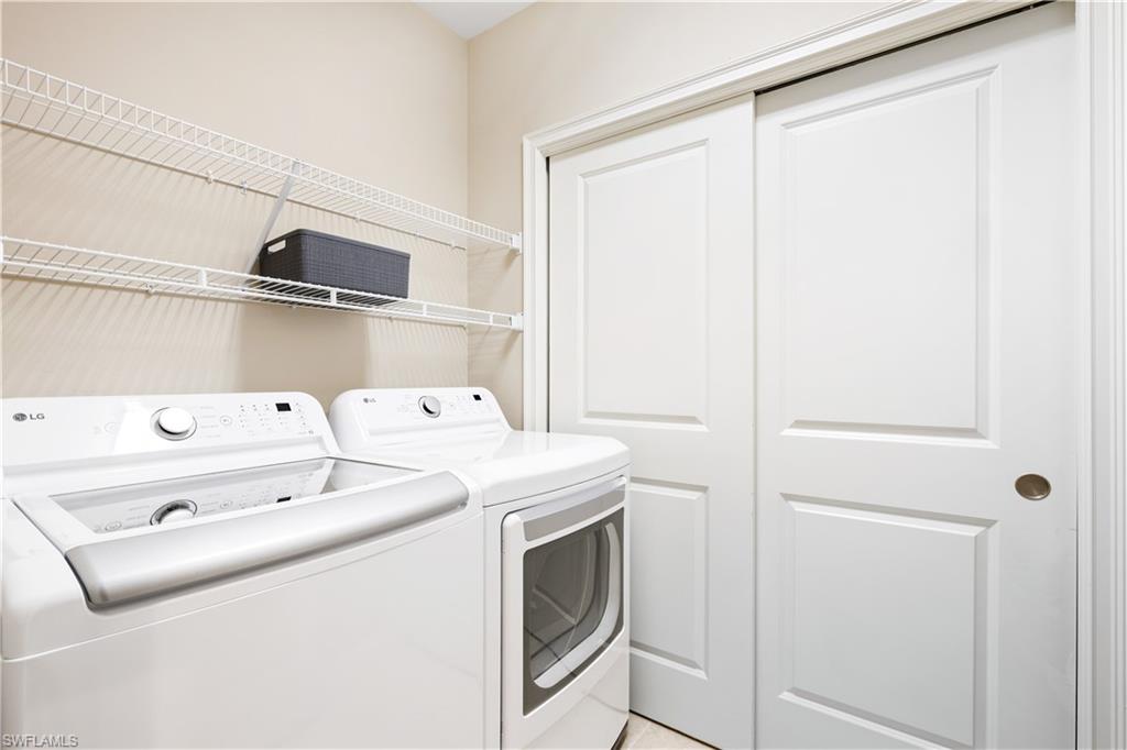 ESPLANADE - Residential Lease