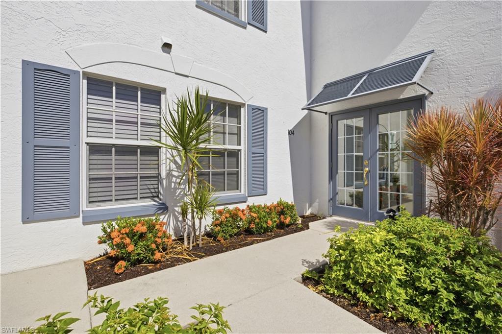 LAUREL OAKS AT PELICAN BAY - Residential Lease